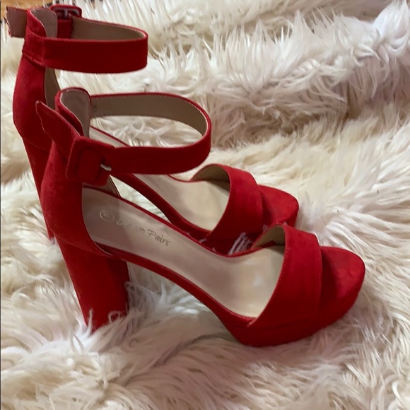 Women’s red heels - Picture 2 of 4